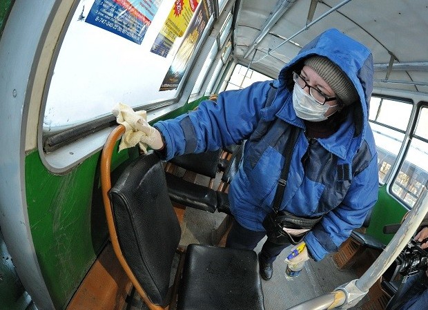 Павлодар: Трамвайда, автобустарда дезинфекция жұмыстары жүргізілуде