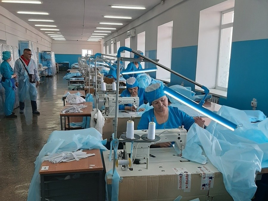 Павлодар облысы: «Мерусар» және К» ЖШС бетперделер тігуде