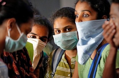 Үндістанда күніне мыңдаған адам коронавирус жұқтырып жатыр