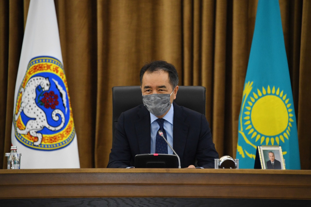 Алматының әкімі міндетін аяқтаған депутаттарға алғысын білдірді