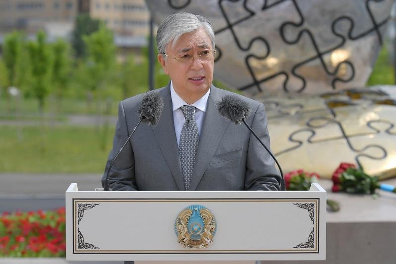 Мемлекет басшысы «Қазақстанның еңбек сіңірген дәрігері» атағын енгізуді ұсынды