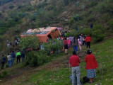 Перуде автобус жардан құлап, 11 адам қайтыс болды