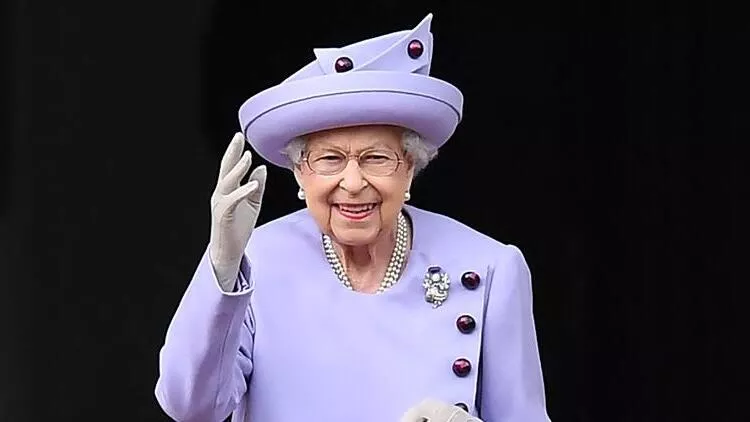 Англия патшайымы II Елизавета дәрігерлердің бақылауына алынды