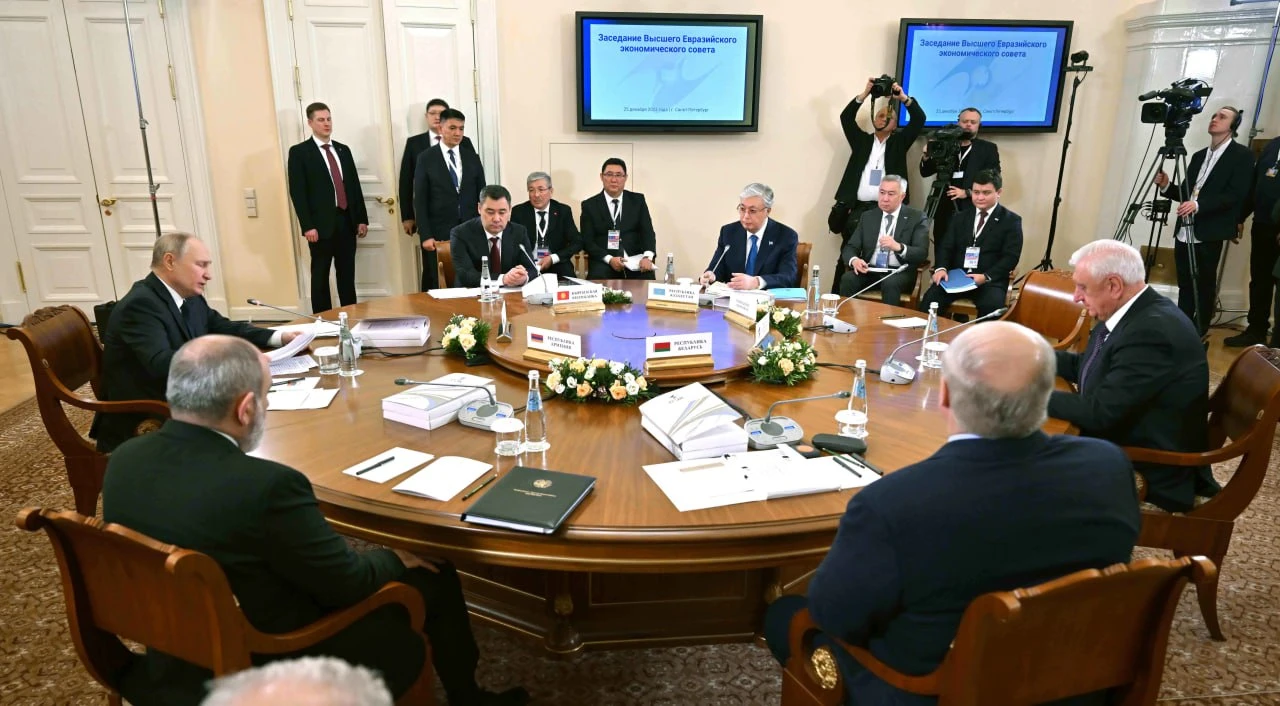 Президент Жоғары Еуразиялық экономикалық кеңестің шағын құрамдағы отырысына қатысты