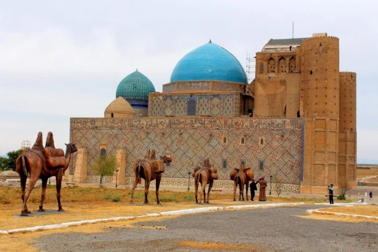 «Зиярат туризмі»: Қазақстан-Өзбекстан арнайы жол картасын әзірледі
