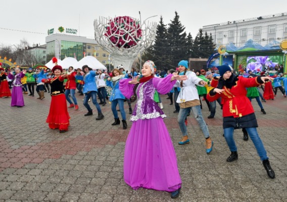 Май мерекесіне!