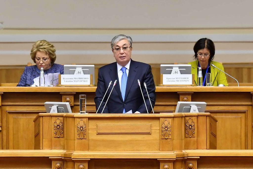 Тоқаев: Терроризмді түбірінен жою стратегиясына көшу керек