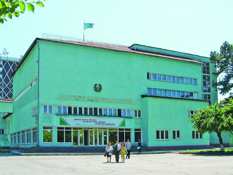 Теория да, тәжірибе де маңызды