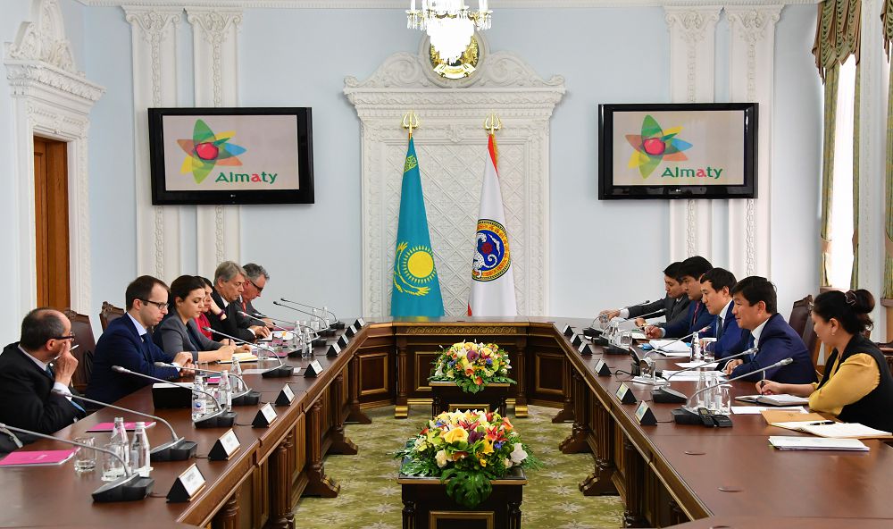 Алматы әкімі Швейцария делегациясымен кездесті