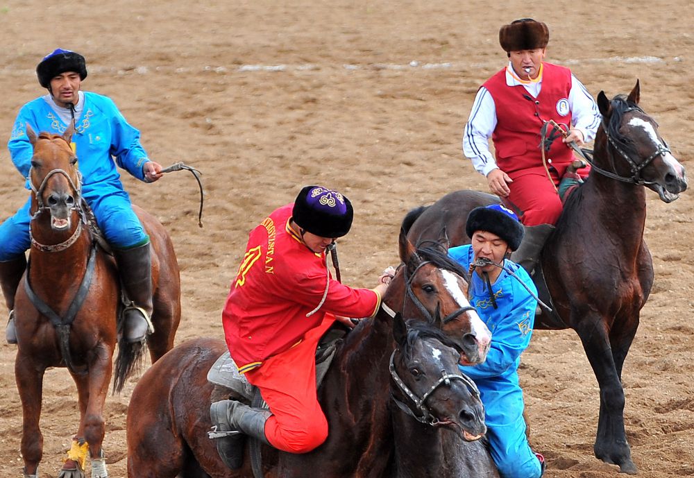 Сөзге абай  болайық