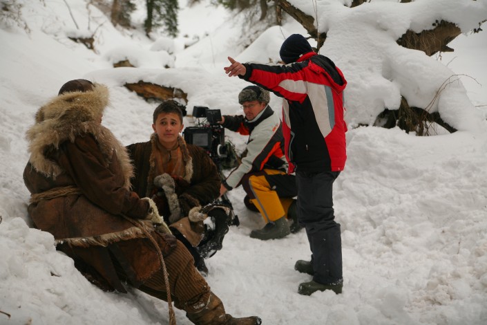 Қыздардың кискаларының жақыннан түсірілген суреттері