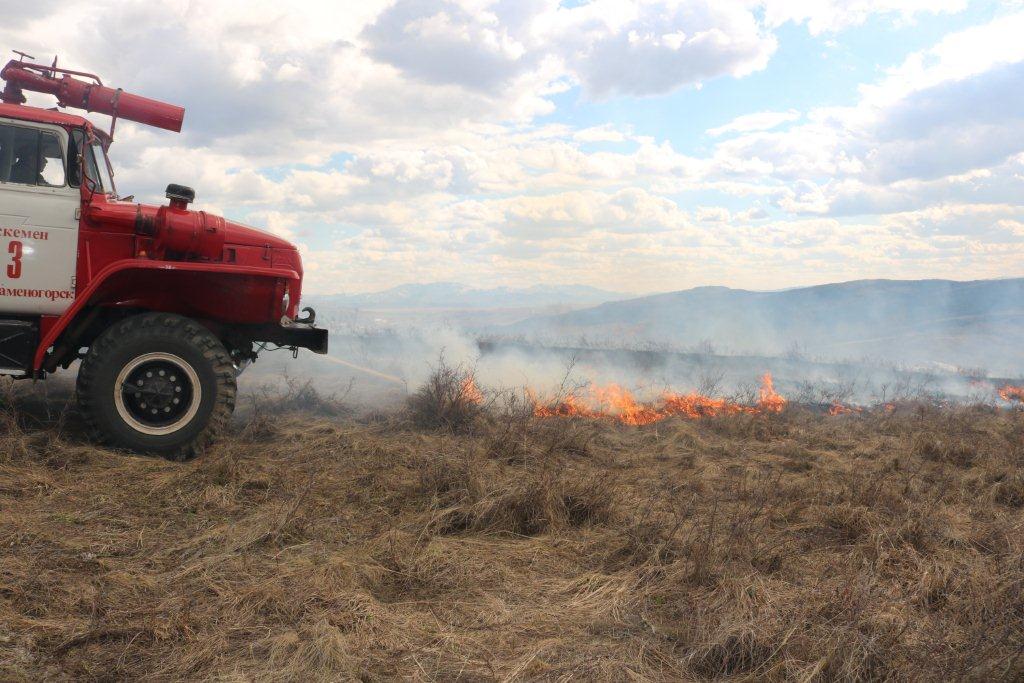 Өскеменде 20 гектар жер өртке оранды 