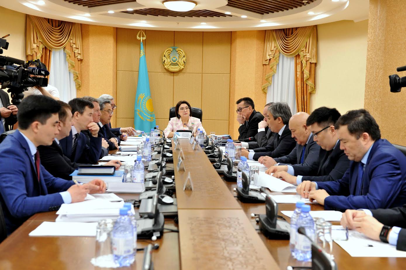 ​Сенаторлар легионерлерге кететін шығындарға алаңдаушылық білдірді 