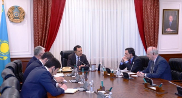 Үкімет басшысы еліміздегі Испанияның Төтенше және Өкілетті елшісімен кездесті