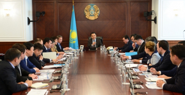 Премьер цифрлық экономиканы дамыту мәселелері жөнінде кеңес өткізді