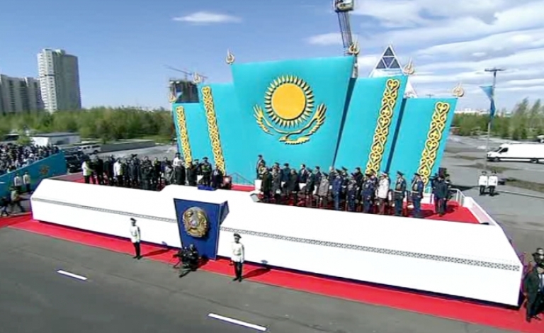 Астанада ел тарихындағы ең ірі әскери парад өтіп жатыр