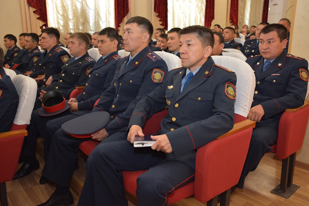 Су тасқынына қарсы іс-шараларға белсене қатысқан полицейлер марапатталды