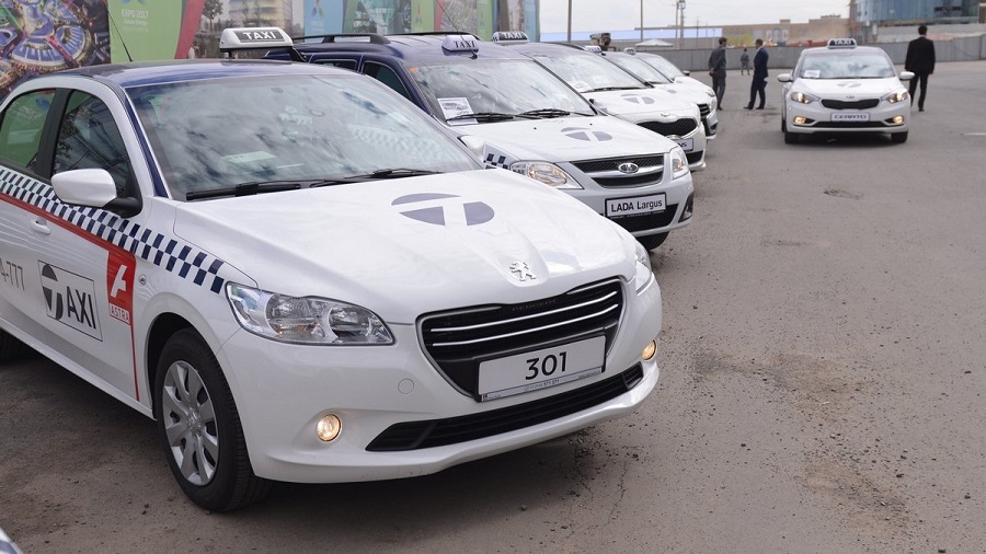 Астанада такси қызметінің автомобильдері автобус жолақтарымен қатынай бастады