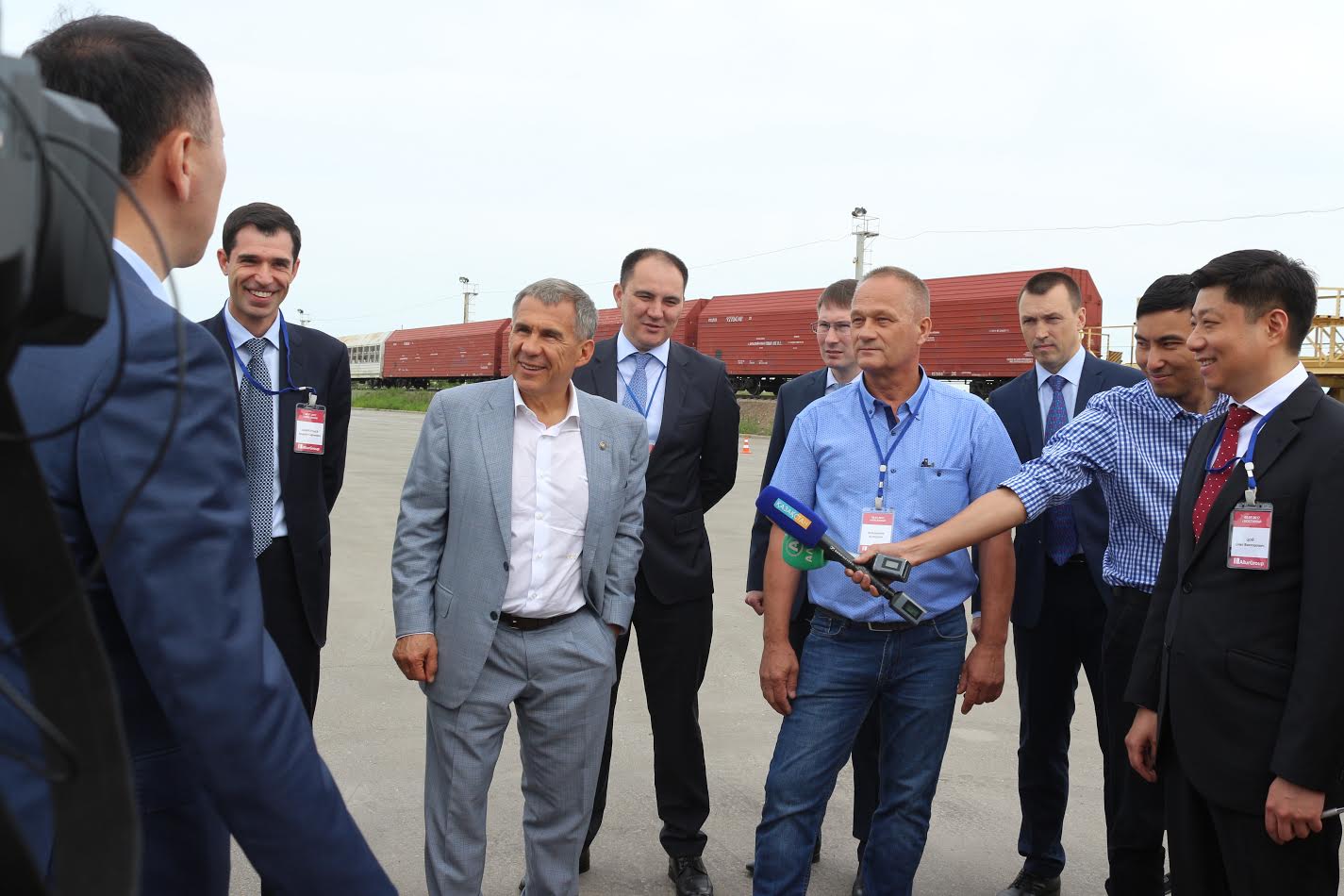 Татарстан президенті қостанайлық электромобильге тәнті болды