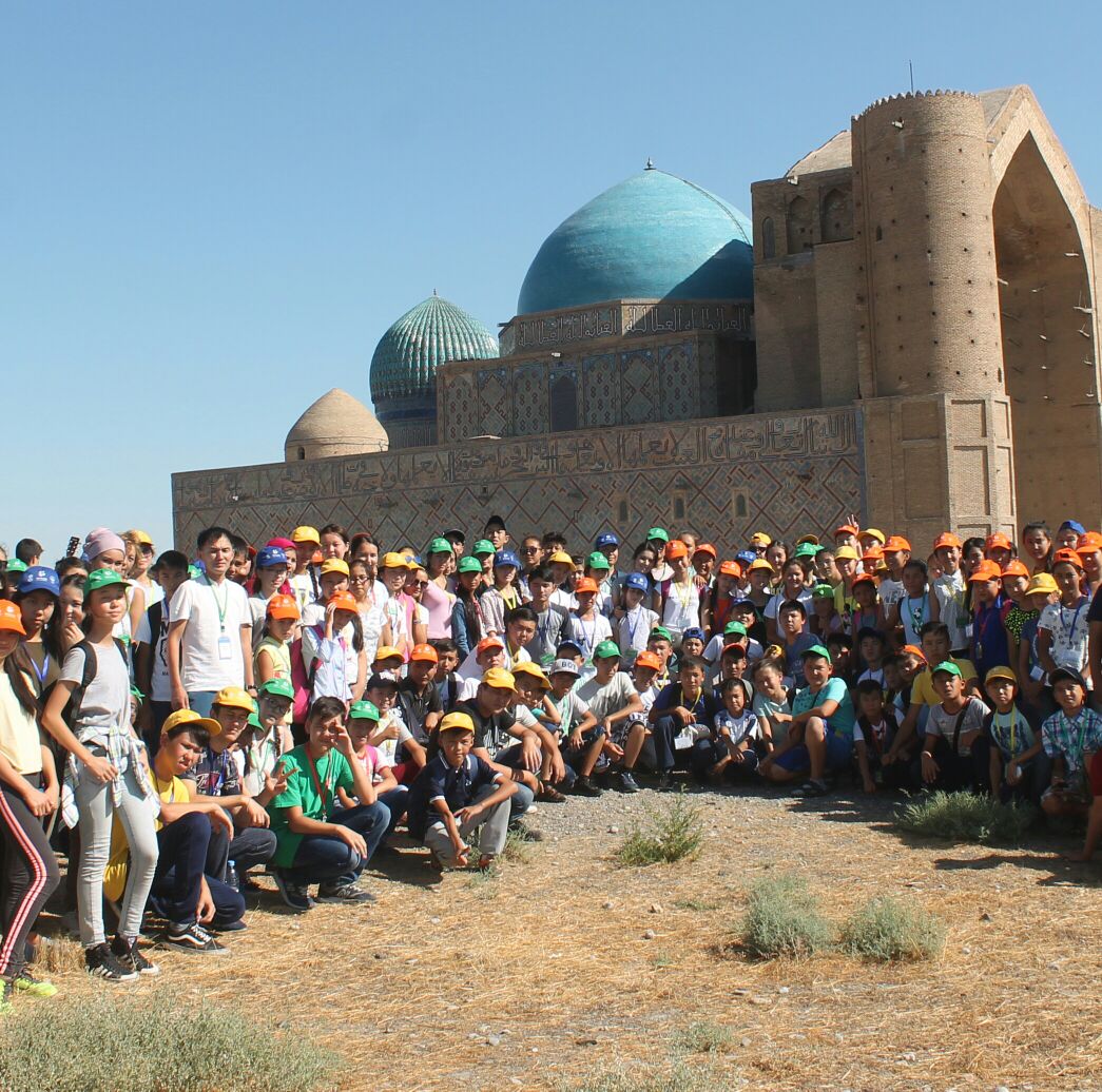 «Туған елге саяхат» туристік пойызы Түркістанға келді