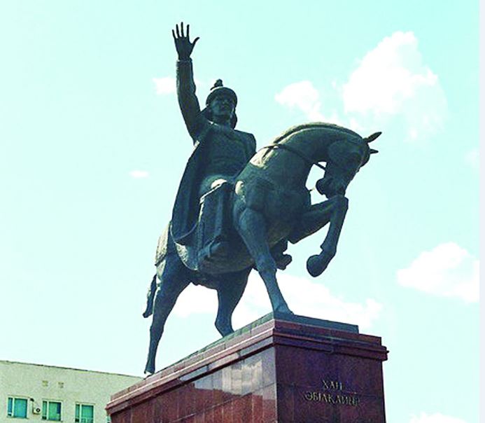 Баһадүр бейнесі асқақтап тұр