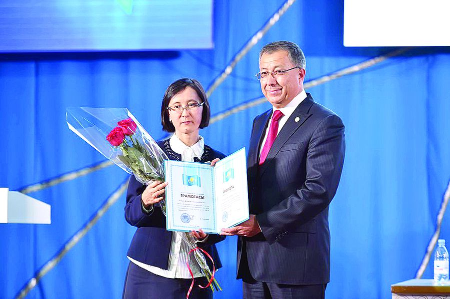 Үш ауысымды мектептер азайды