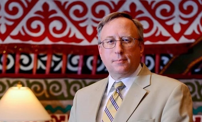 АҚШ елшісі қазақ тілінде Құрбан айт мерекесімен құттықтады (видео)