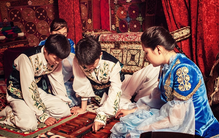 Алихан Байменов: Тоғызқұмалақ – қазақтың өркениетке қосқан жарқын үлесі
