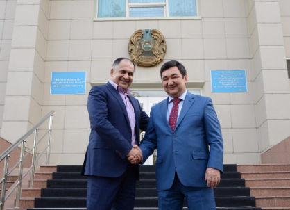 «Егемен Қазақстан» басшысы ИРНА басшысымен кездесті