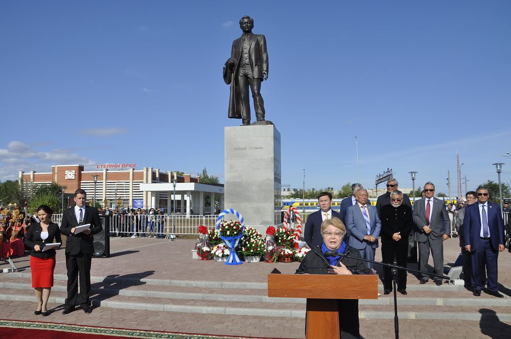 Степногорда Қаныш Сәтбаевқа ескерткіш қойылды