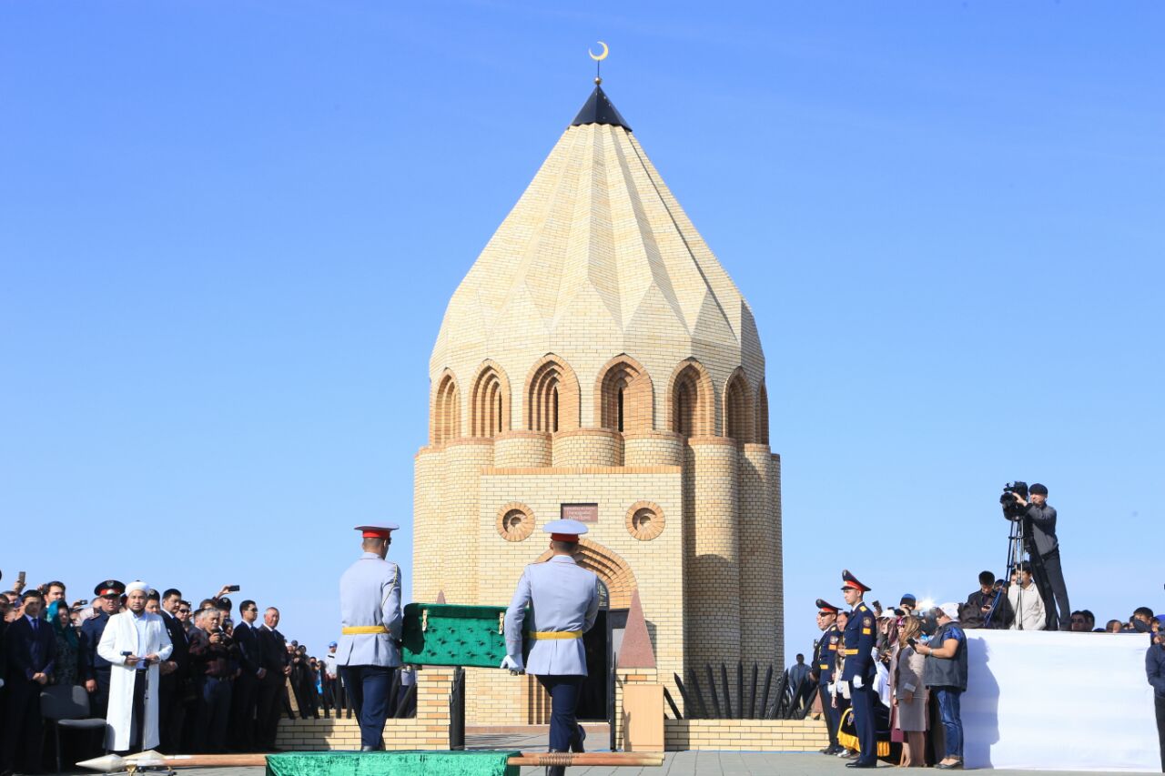 Кейкі батырдың кесенесі бой көтеріп, сүйегі жерленді