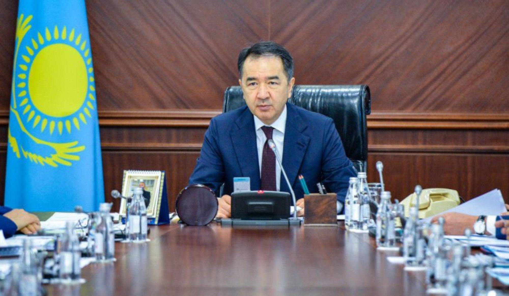 Бозымбаев бензиннің қымбаттау себебін түсіндірді