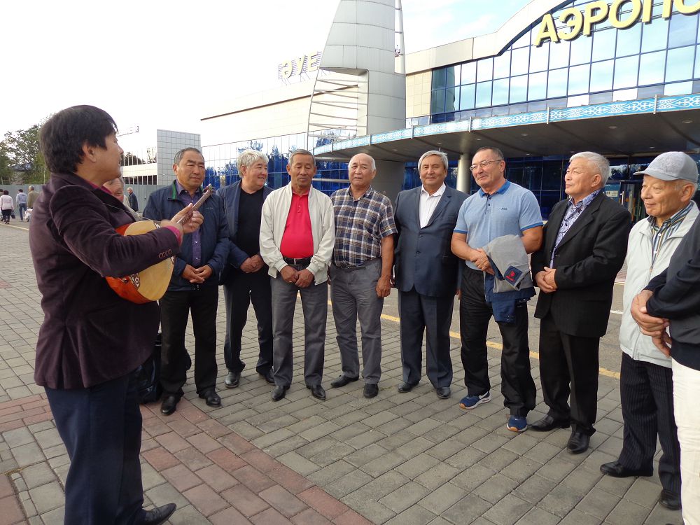 Жастар – бірінші, ересектер екінші орында