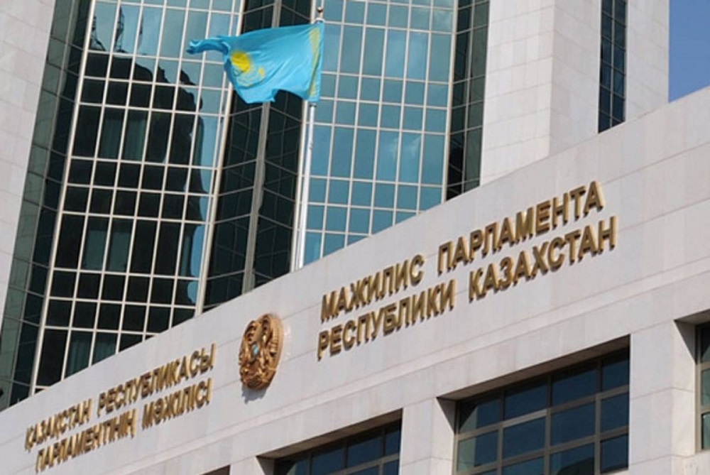 Мәжіліс депутаттары Родина ауылында көшпелі отырыс өткізді