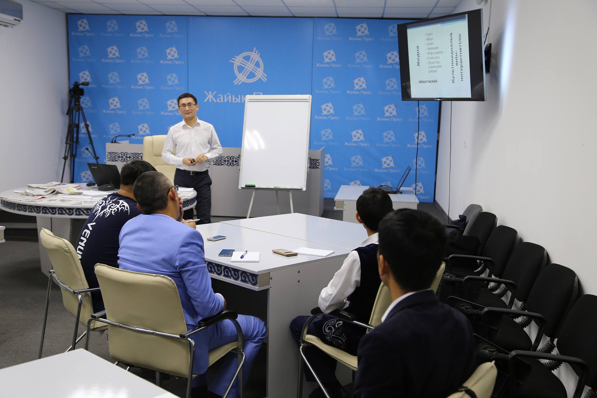 Батыс Қазақстан тілшілері білім жетілдіреді