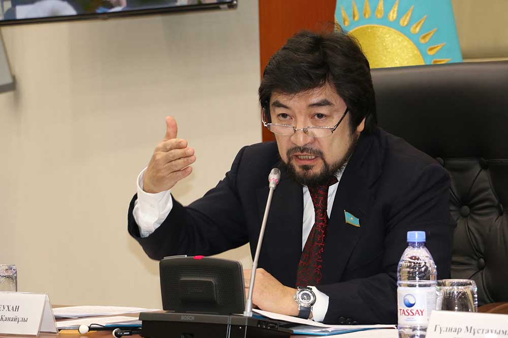 Бекболат Тілеухан: Диграфтан толық бас тартудың қажетi жоқ