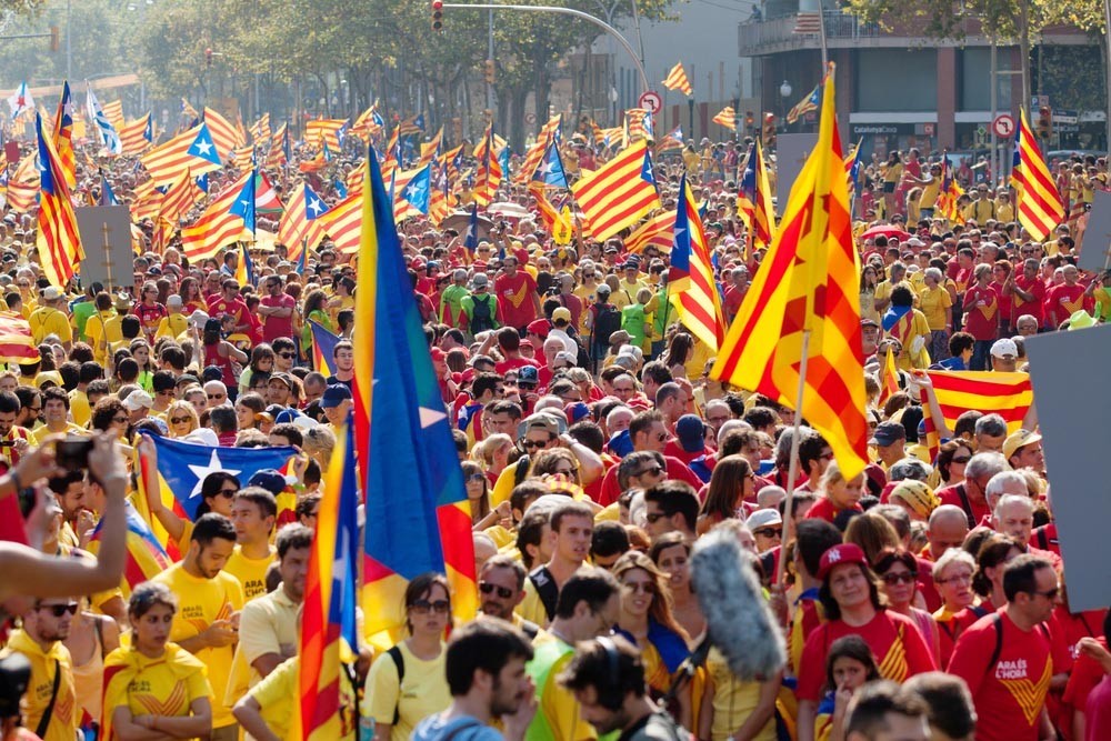 Испания билігі Каталониядан тәуелсіздік декларациясы жөнінде түсінік беруді талап етті
