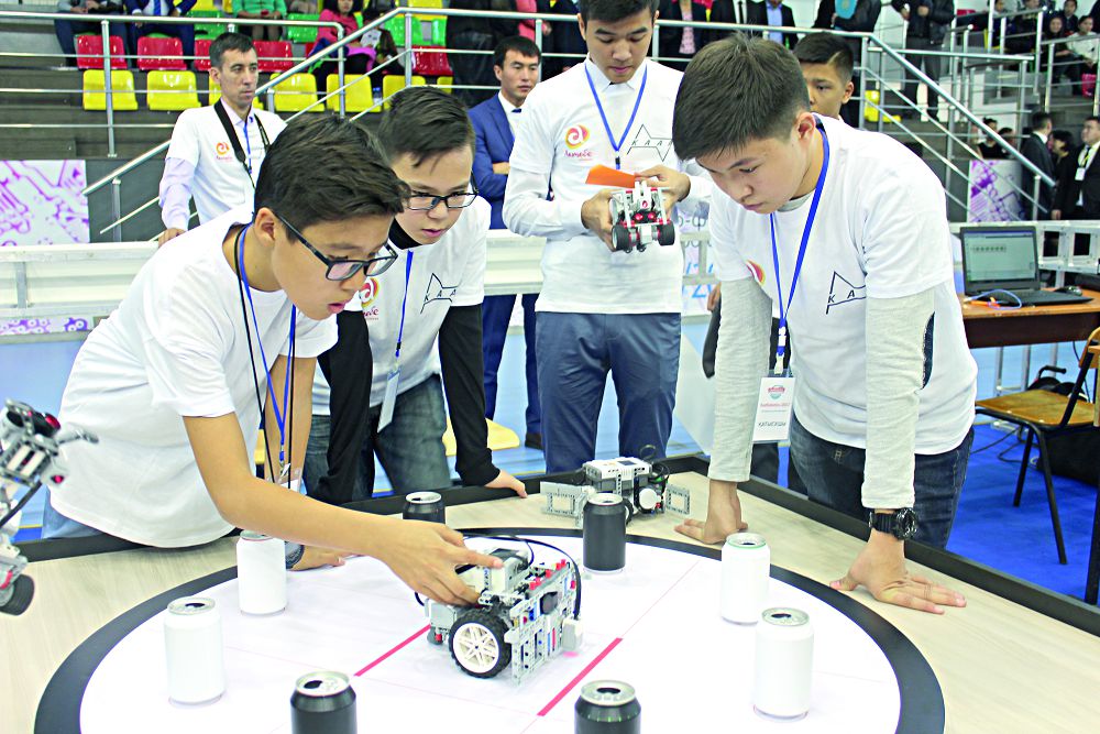 Робот көрсең көзін аш