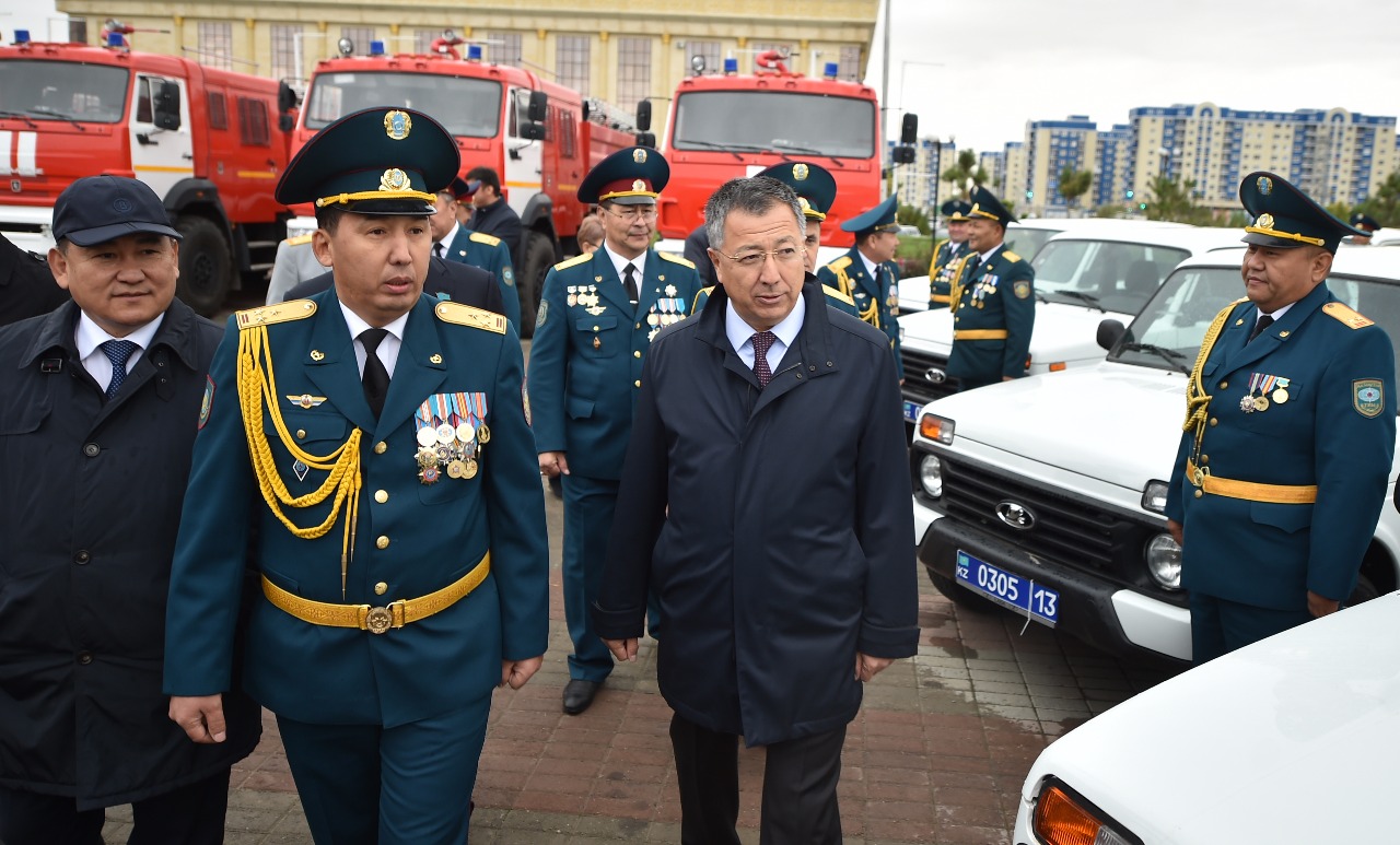 ОҚО-да ТЖ қызметкерлеріне 35 өрт сөндіру көлігі тапсырылды

