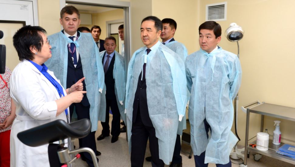 Сағынтаев Алматыда Репродуктивті медицина институтының орталығында болды