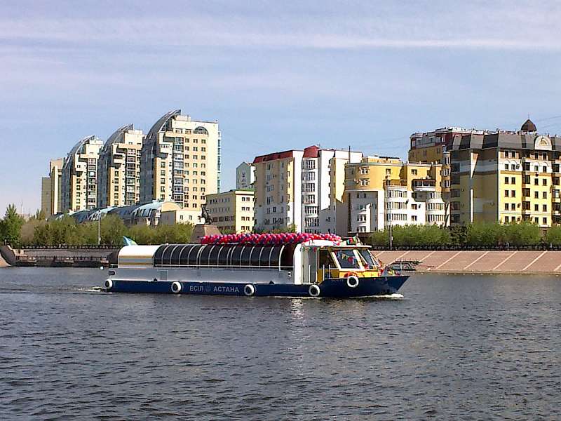 Есіл өзеніндегі теплоходтарда дәмханалар пайда болады