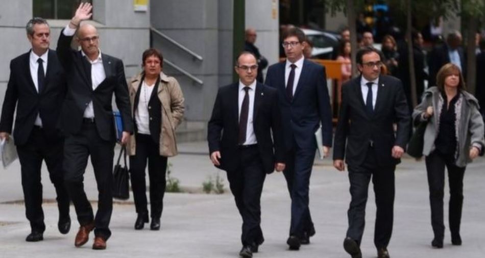 Испания Каталония үкіметінің сегіз мүшесін қамауға алды