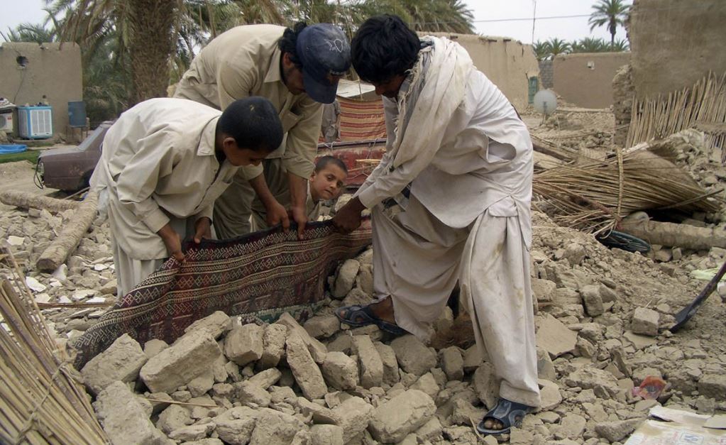 Иранда жер сілкінісінен 100 адам қаза тапты