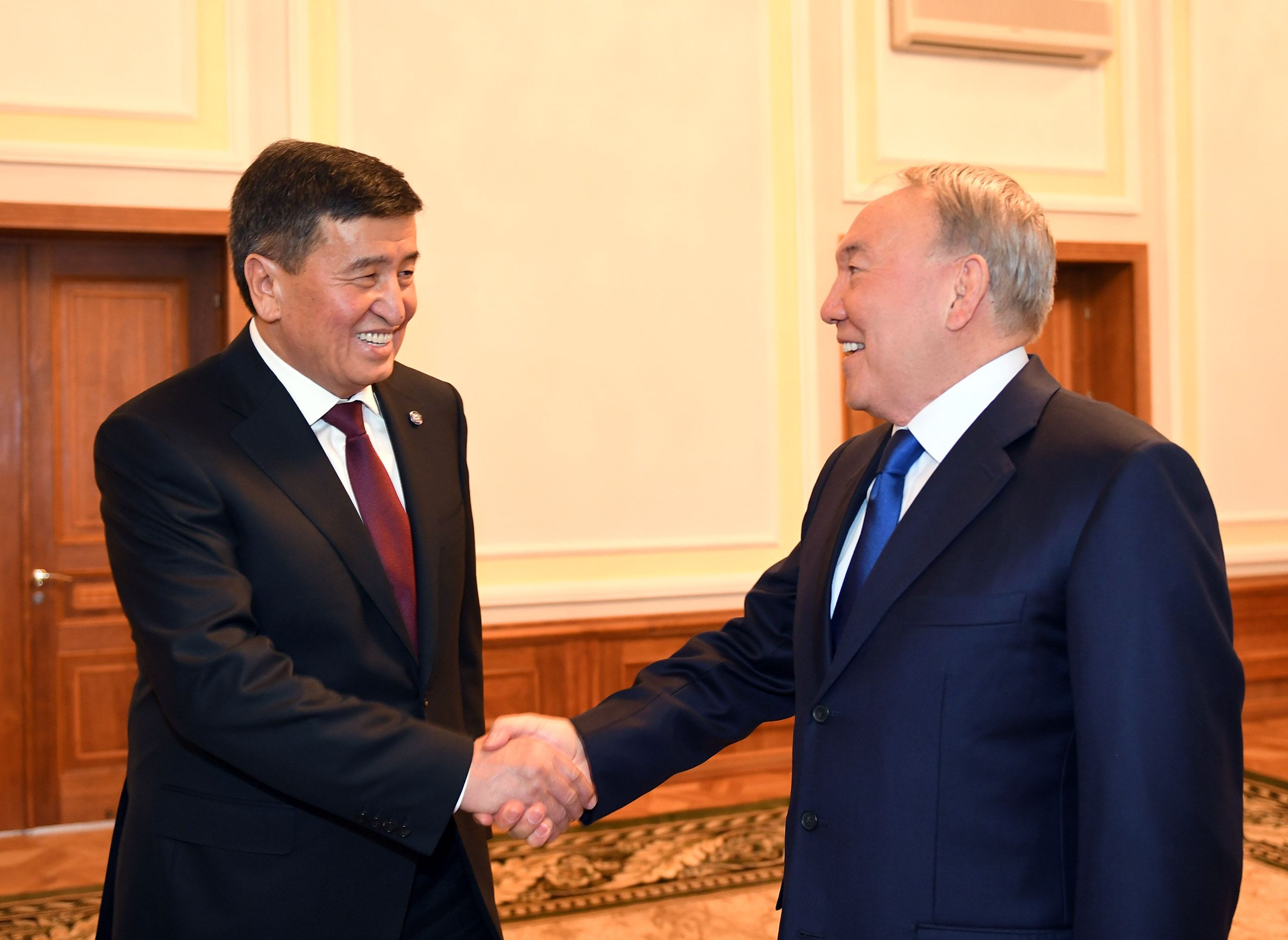 Нұрсұлтан Назарбаев Минскіде Қырғызстан президентімен кездесті