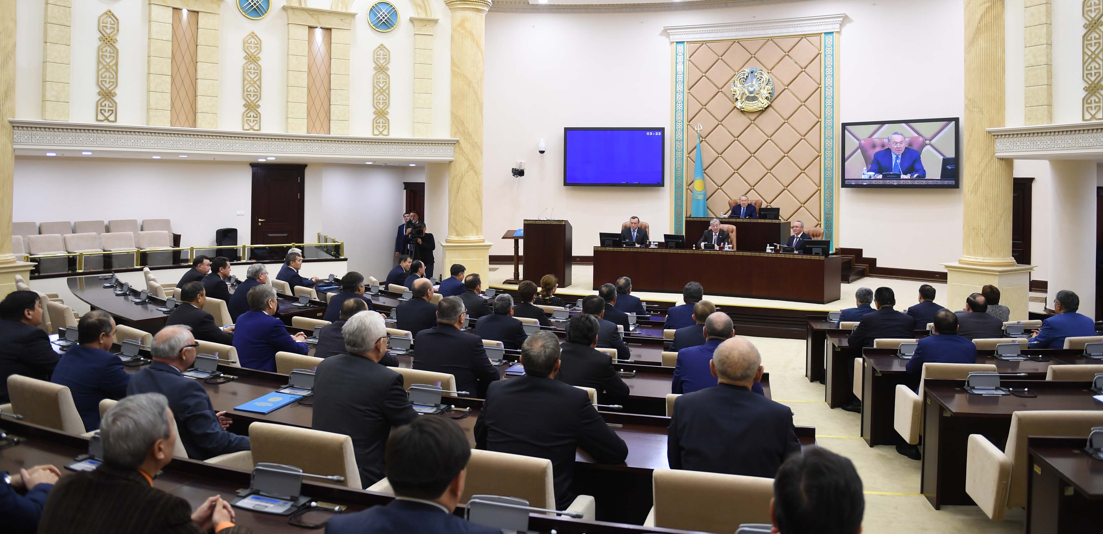 Назарбаев Парламент Сенатының отырысына қатысты