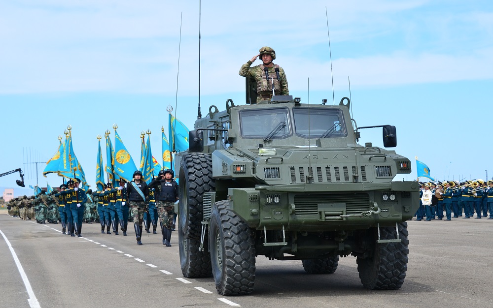 Жамбыл облысында Жауынгерлік парад өтті (ФОТО)