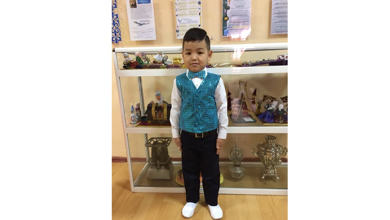 Бес жасар Рақымжан Қошқарбаев