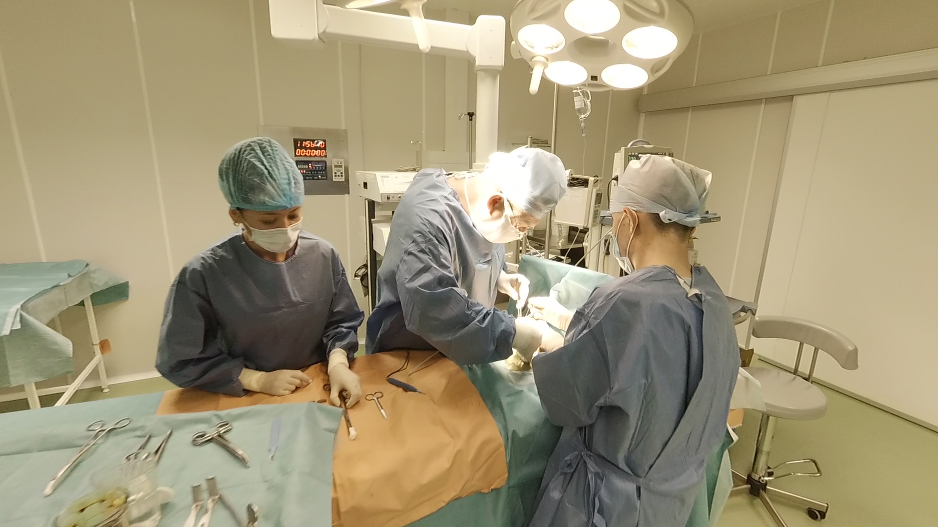 Педиатрия орталығының дәрігері күрделі ота жасады