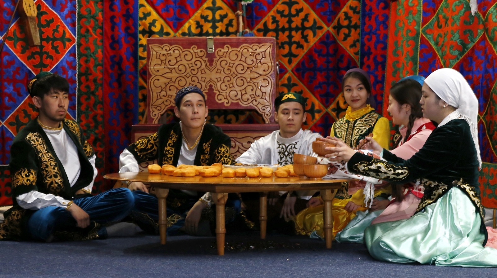 Павлодарда студенттер «Адамжүсіп» пьесасын қойды