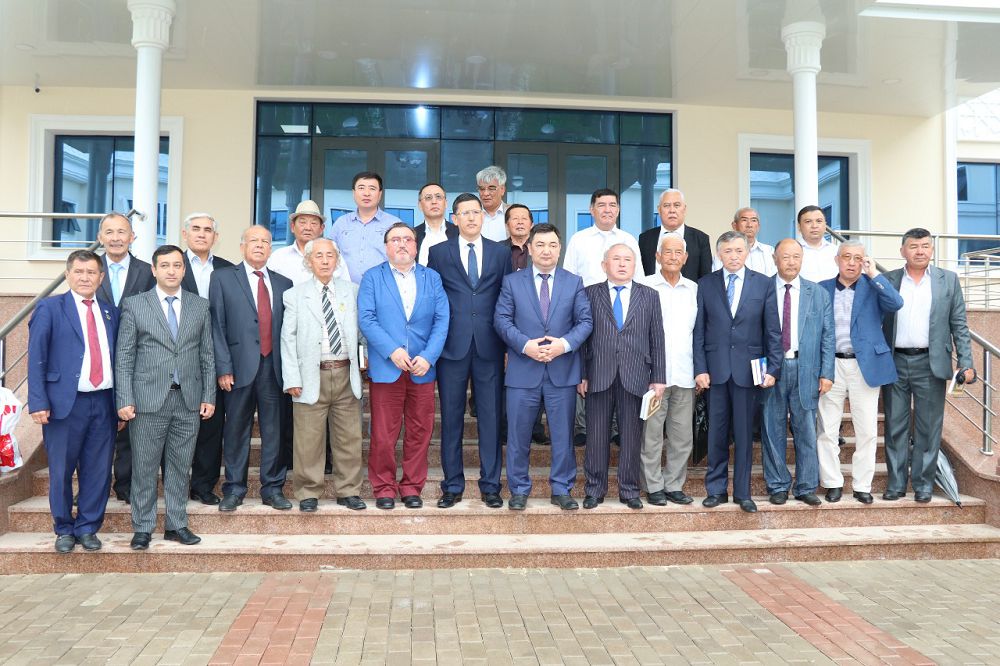 Бауырластықты бекемдеген басқосулар